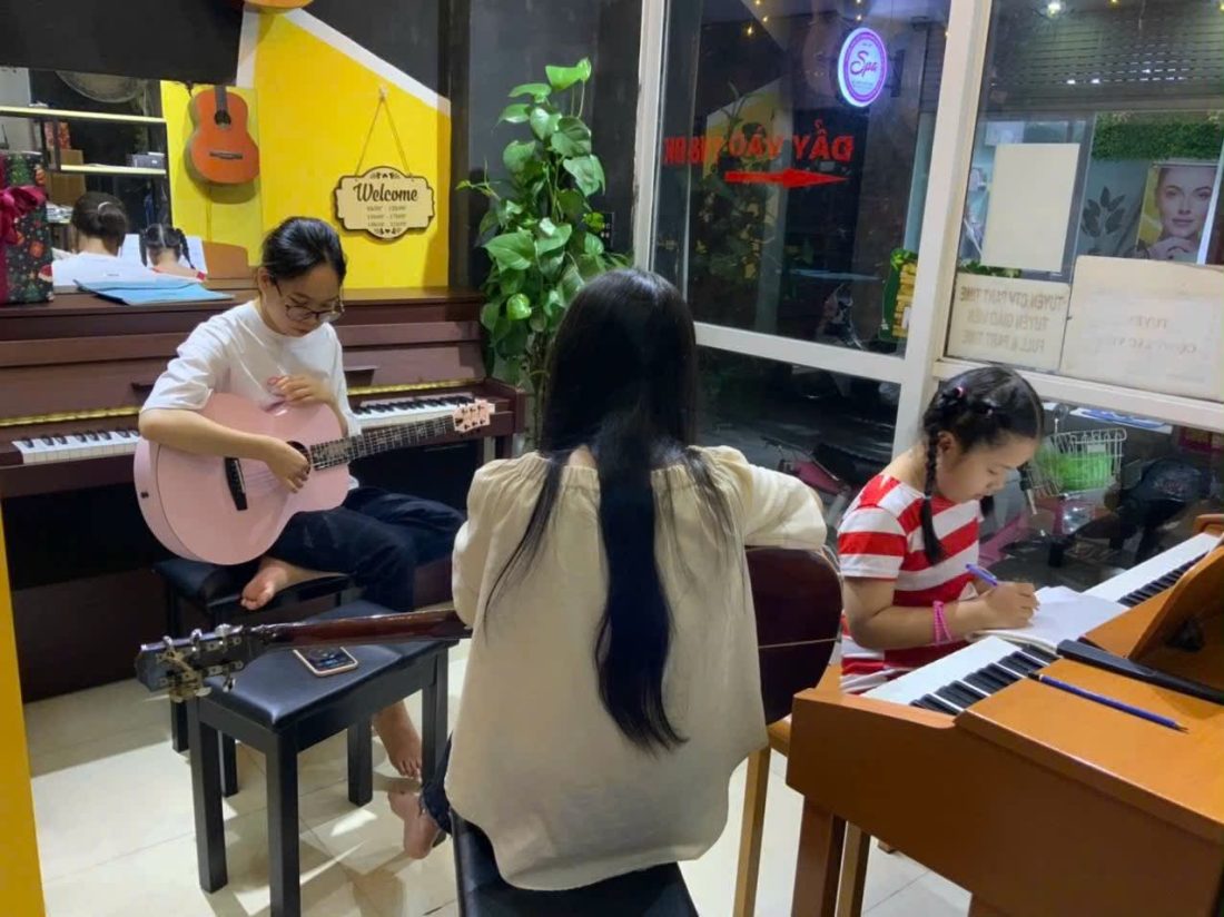 Học Guitar Phạm Văn Đồng Lớp Học Guitar Uy Tín, Chất Lượng Tại Hà Nội