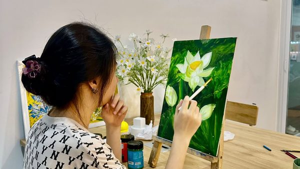 HƯỚNG DẪN HỌC VẼ TẠI NHÀ CHO BÉ: BẮT ĐẦU TỪ ĐÂU ĐỂ BÉ TIẾN BỘ TỰ NHIÊN?